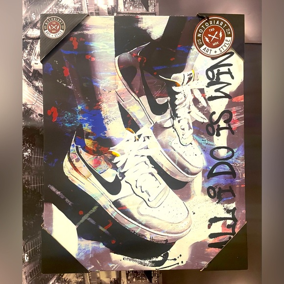 Wall Art 🖼️ - Picture 1 of 4